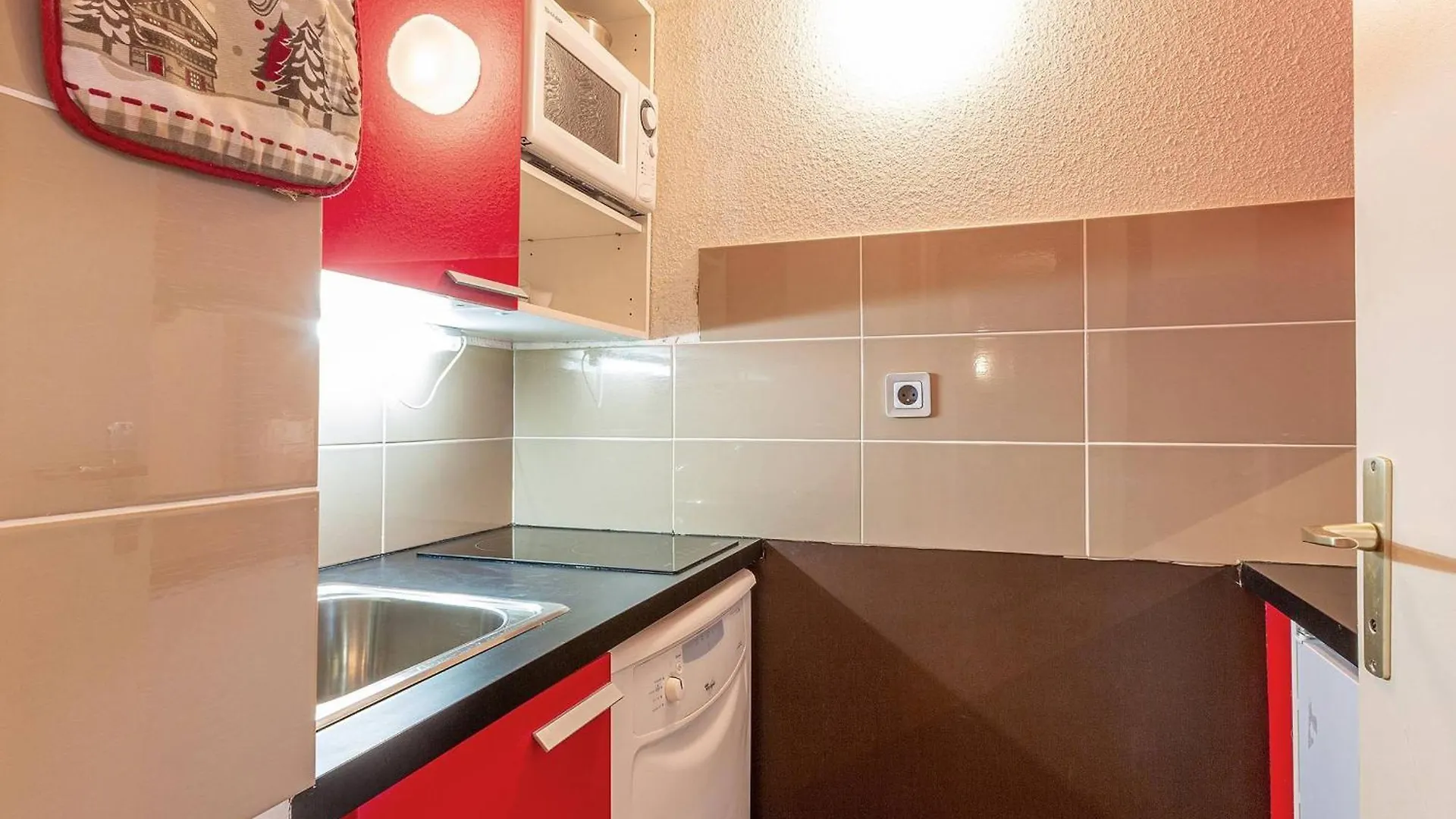 Studio Divisible, 4 Pers, Parking Souterrain, La Plagne - Fr-1-353-25